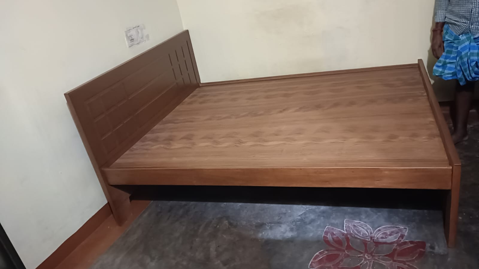 Offer Cot Model 2